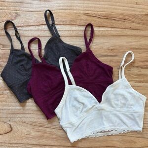 Set of bralettes